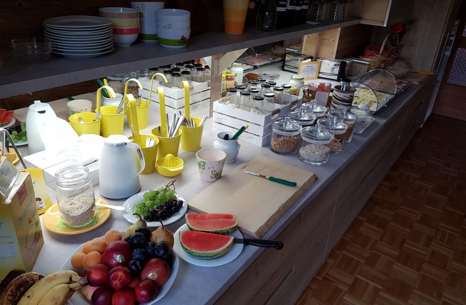 Frühstücksbuffet 2 Privatzimmer und Ferienwohnungen Gassner Nationalpark Gesäuse